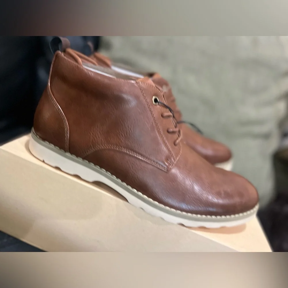 Madden NYC Men’s Hoffman Chukka Boots New With tags size 11